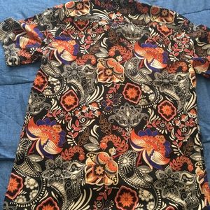 Men’s silver stone shirt large